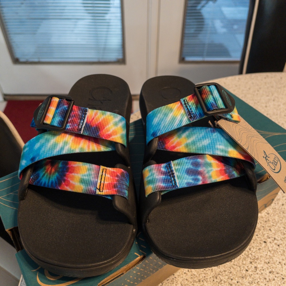 🔥BNWB CHACO TIE DYE SANDALS🔥 - Picture 2 of 3